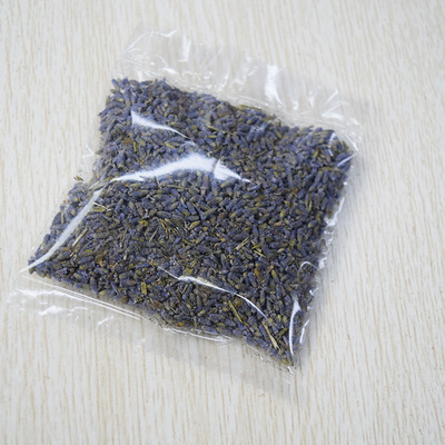 Gesunde Kräuteralternative zu den Tee-Trockenblumen trocknete Lavendel-Tee