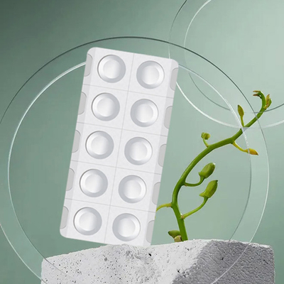 Freigabetabletten des schmerzlindernden Ibuprofens des Antipyretikums Soem-Kinder schnelle schluckende grelle